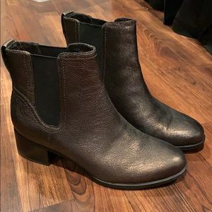 Black/gold boots 7.5